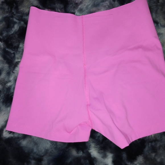 PINK VS hot pink compression shortd - Picture 4 of 4